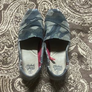 Camouflage slip on shoes